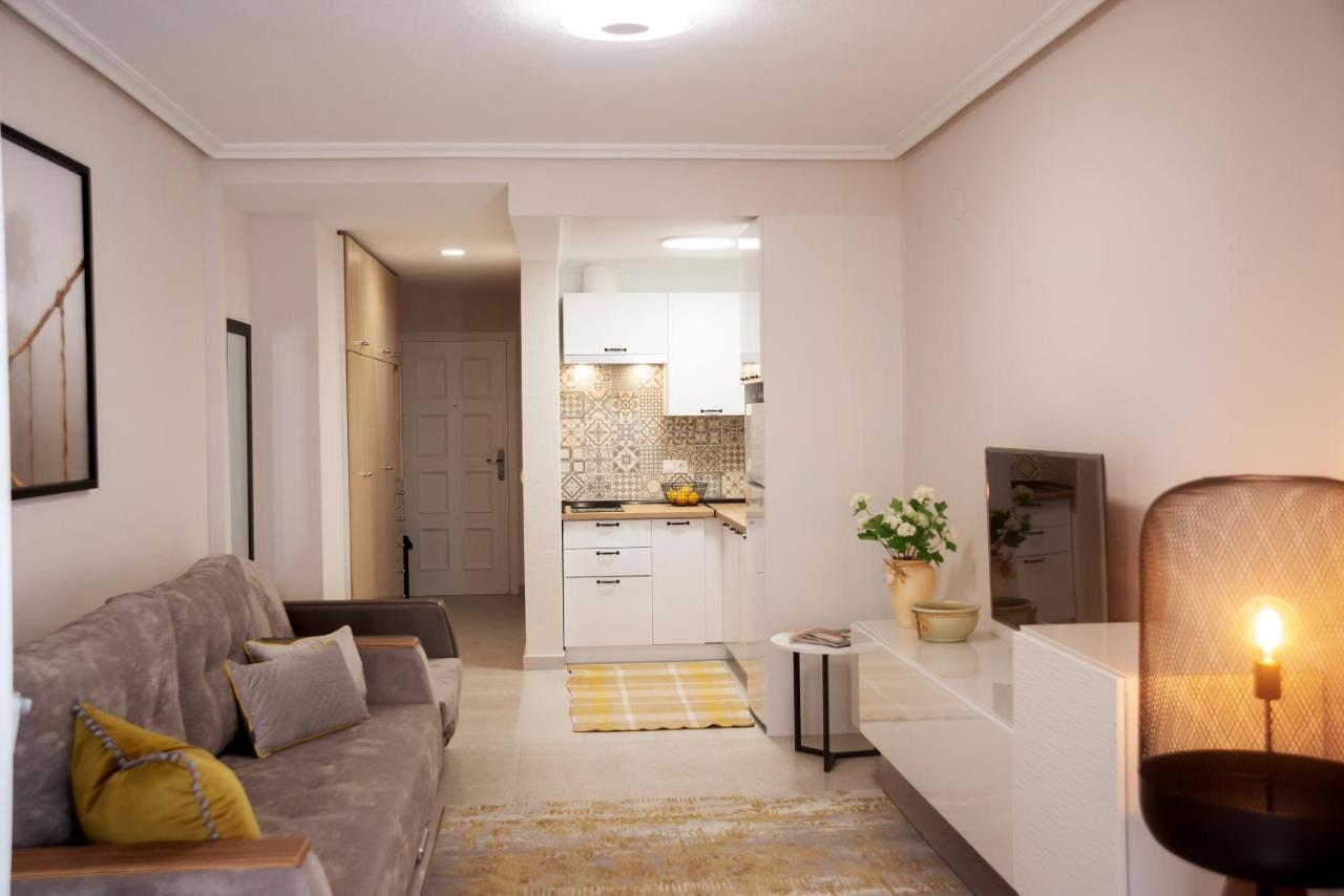Holiday Studio Jardin Playa Torrevieja Ngoại thất bức ảnh