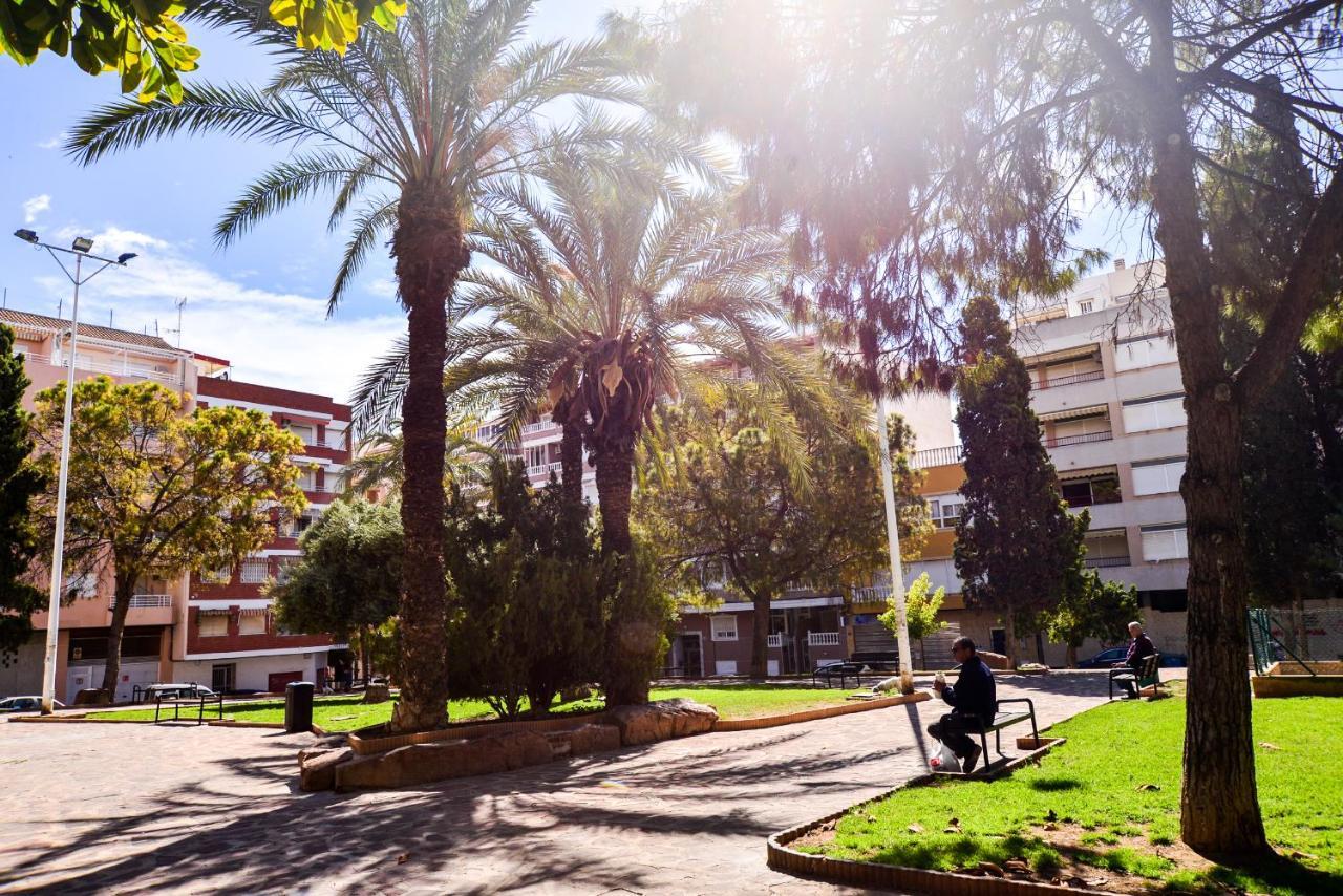 Holiday Studio Jardin Playa Torrevieja Ngoại thất bức ảnh