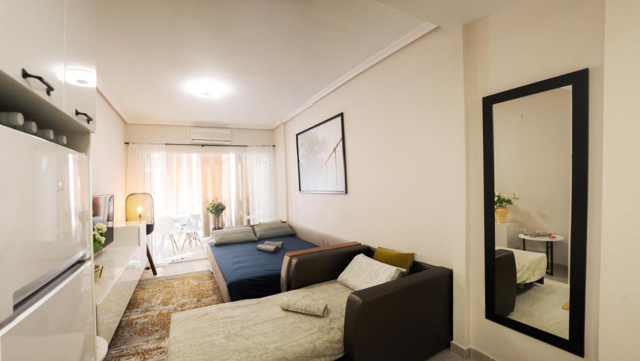 Holiday Studio Jardin Playa Torrevieja Ngoại thất bức ảnh